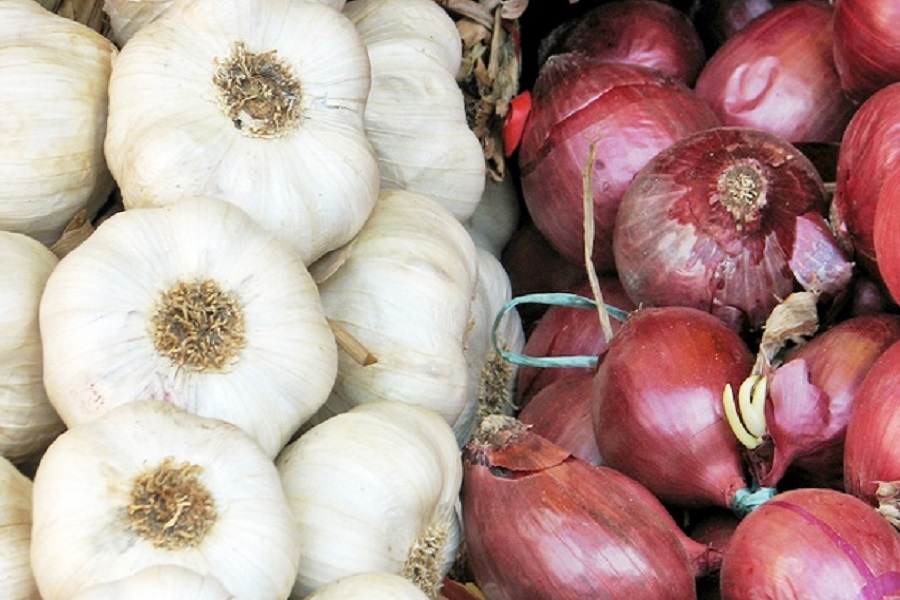 Cooking garlic, onions at high heat may be harmful to your heart