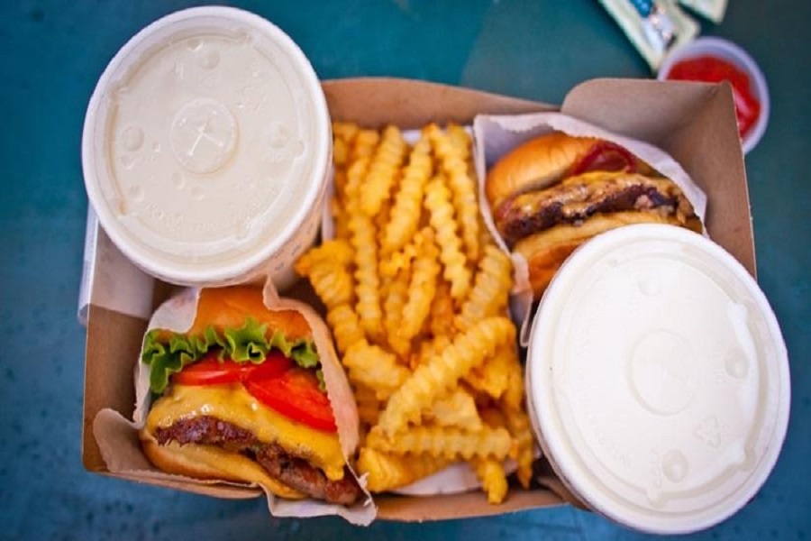 Just 5 min exposure to junk food ads can coax kids to consume more calories daily