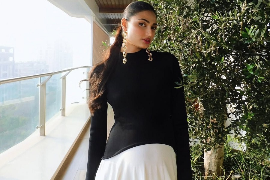 Athiya Shetty shares a glimpse of her life as a new mom