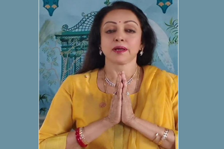 Hema Malini urges everyone to make yoga a part of life this World Yoga Day