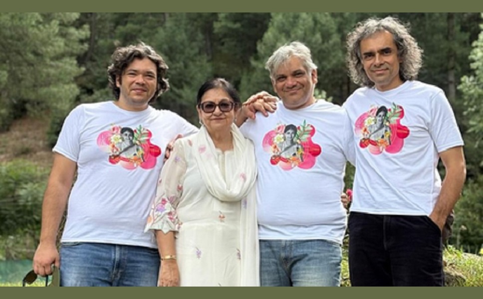 Imtiaz Ali celebrates his mother's 75th birthday in Pahalgam