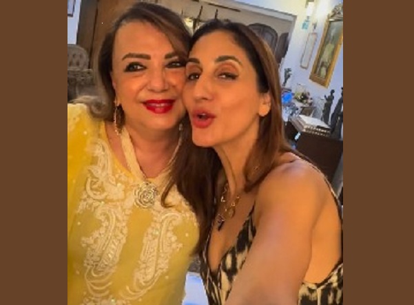 Zarine Khan's daughter Farah says 'no one can ever be like you' as she remembers her mom