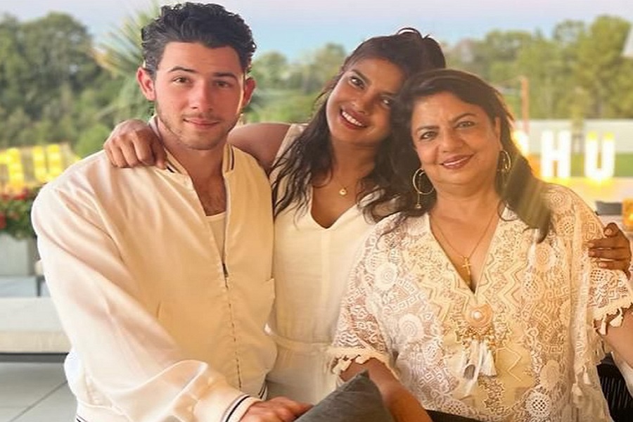 Priyanka Chopra's mother Madhu Chopra wishes daughter and SIL Nick Jonas on their 7th wedding anniversary