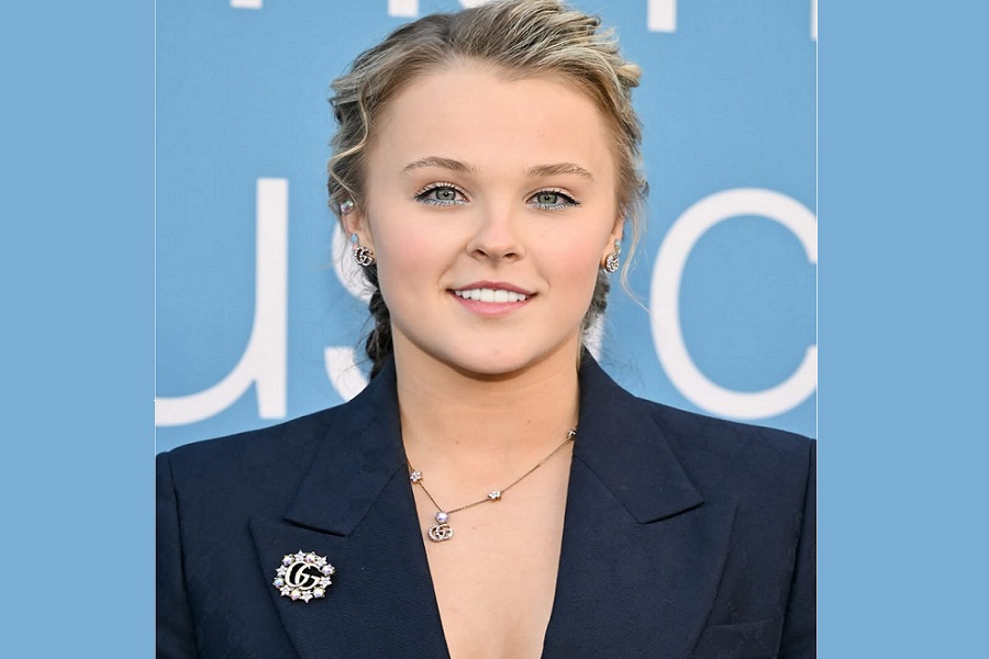 JoJo Siwa to propose to Chris Hughes