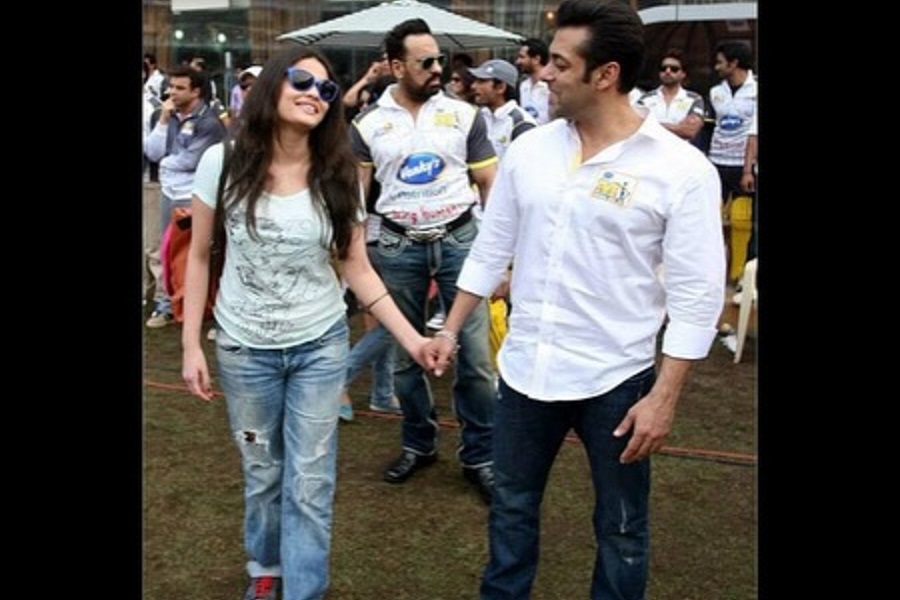 Sneha Ullal wishes her ‘first reel love’ Salman Khan ‘peace, protection’ on b’day