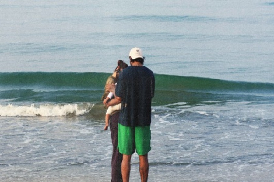 Athiya Shetty, KL Rahul share glimpse of their baby girl on New Year