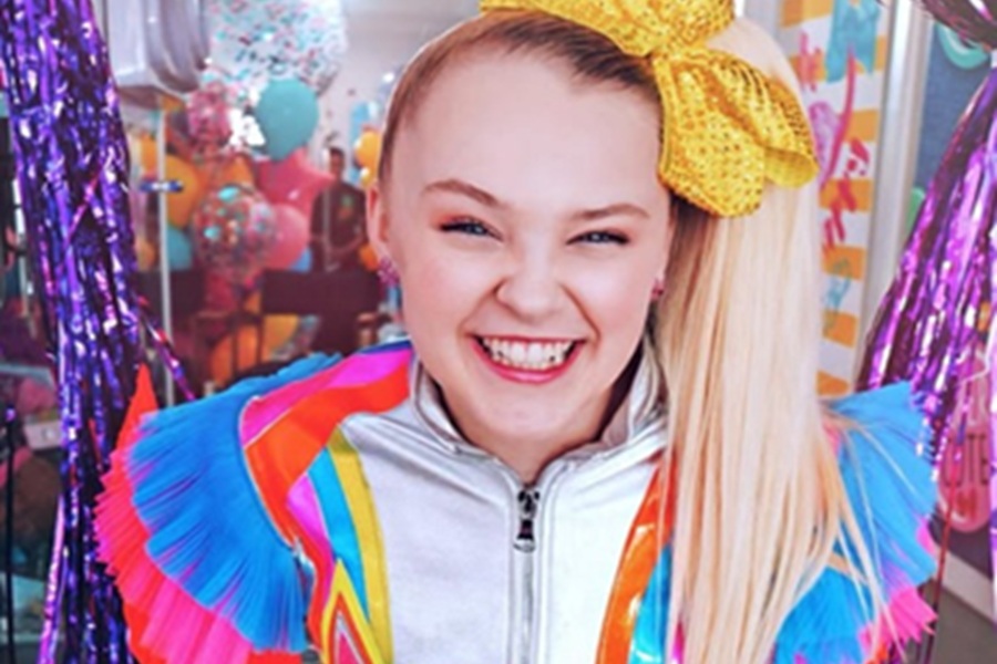 JoJo Siwa changes her name with 2026