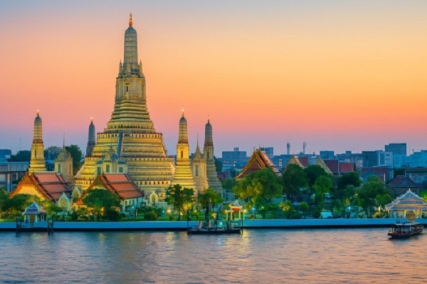 Wat Arun – The Temple of Dawn, Bangkok’s Timeless Jewel