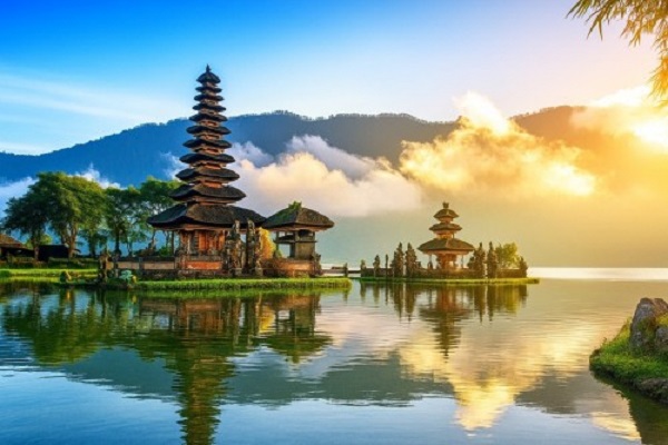 Tranquility on Water: Exploring the Ulun Danu Beratan Temple in Bali