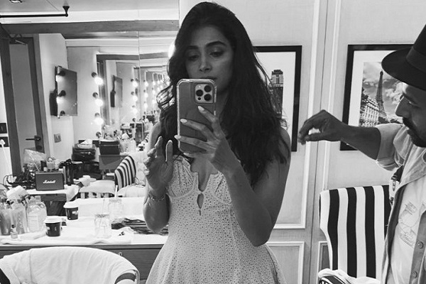 Pooja Hegde gets back to work after returning from travel