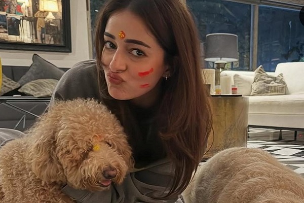 Ananya Panday celebrates Holi with her fur babies