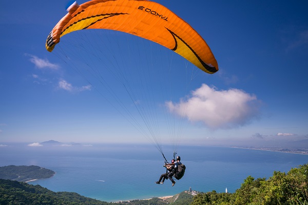 Paragliding Spots Around the World: Soar High and Experience the Thrill
