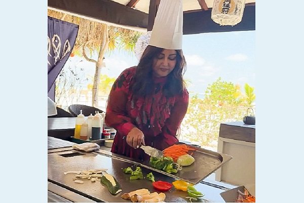 Hina Khan takes cooking lessons during her Maldives vacay