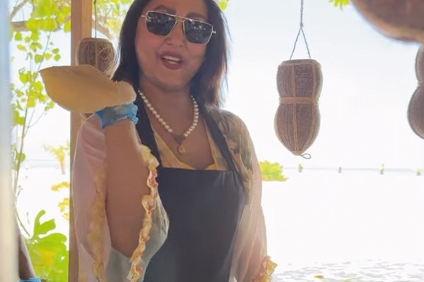 Hina Khan flaunts ‘gol rotis’ while on luxurious vacation in Maldives