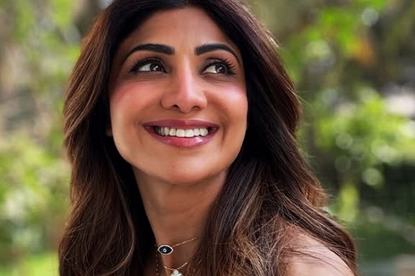 Shilpa Shetty digs in nostalgia, shares what she was doing in the 90s