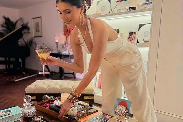Tara Sutaria's weekend includes cooking, laughing, chatting & eating