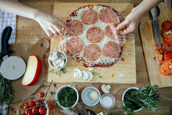 Homemade Pizza Guide: Create Perfect Pizzeria-Style Pizza at Home