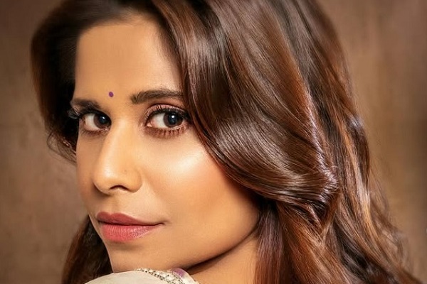 Sai Tamhankar: Like characters who have a spine