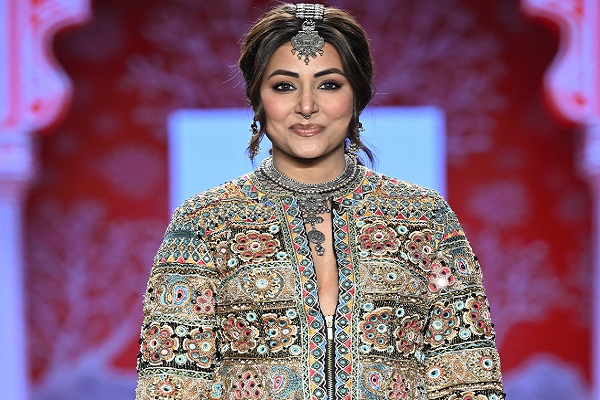 Hina Khan thanks bestie Rubina Dilaik for sending mangoes & ghee from Himachal