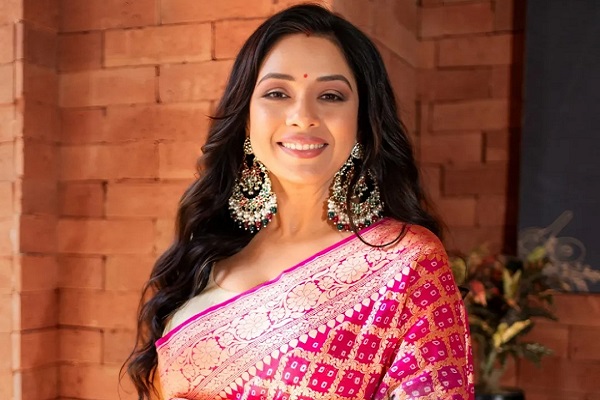 Rupali Ganguly advocates sustainable fashion: Recycle and redefine your clothes