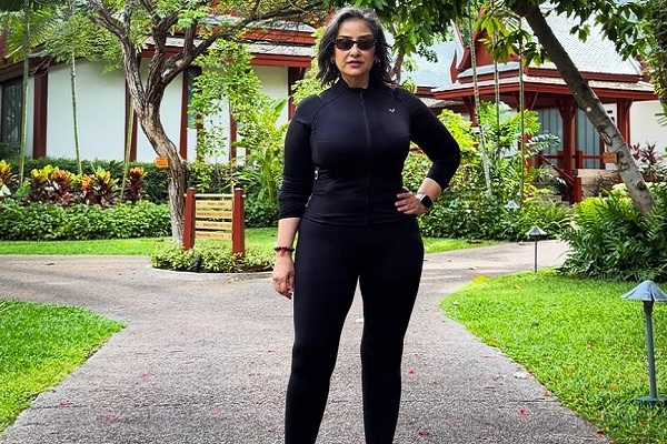 Manisha Koirala says, ‘wellness isn’t a destination, it’s a daily practice’, motivates fans to stay fit