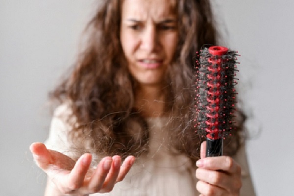 Sweating in summer is a major cause of hair loss and dandruff. Learn easy ways to keep your scalp cool.