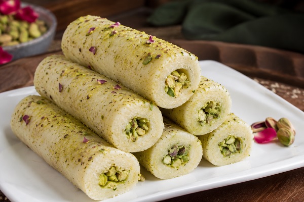 Easy Mawa Pista Roll Recipe: A Rich and Delicious Indian Mithai