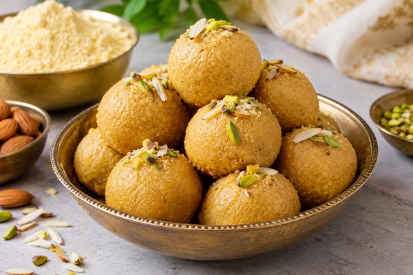 Traditional Besan Laddu Recipe for Bappa: Soft, Rich and Delicious