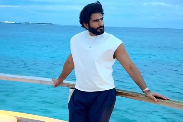 Karan Tacker escapes to Maldives for a relaxing break before getting back to work