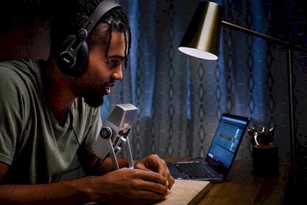 The AKG Lyra Is The Perfect Mic For Podcasters And Musicians