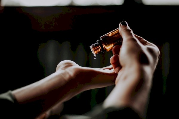 Benefits of facial oil in daily beauty regime