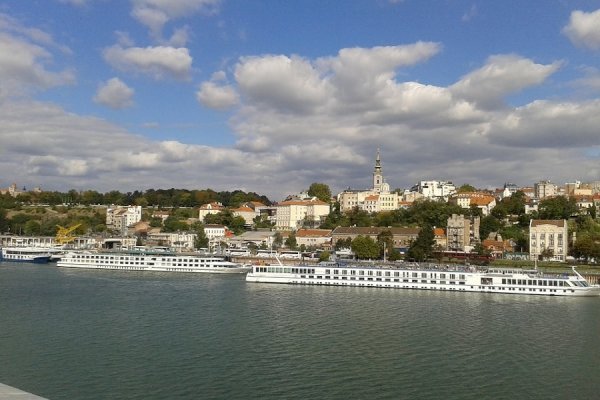 A quaint European town on a meander of the Danube