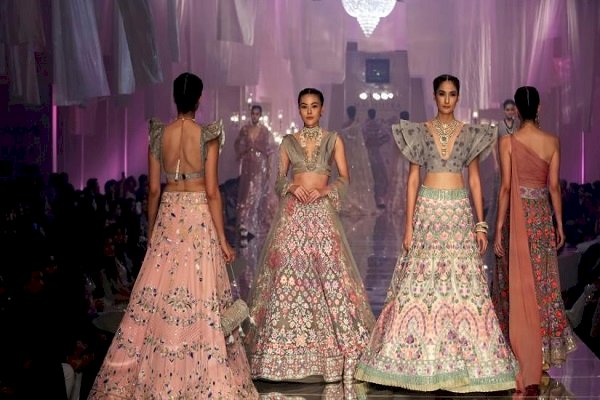 Front row access to Tarun Tahiliani's phygital Festive 2020 showcase