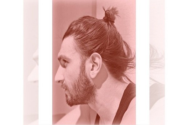 Ranveer flaunts man bun styled by Deepika