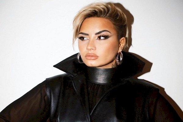 Demi Lovato debuts edgy new pixie haircut