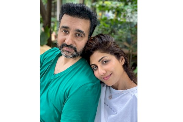 Shilpa shares 'no filter love' for hubby Raj on wedding anniversary