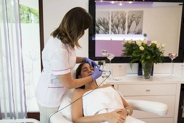 Is non-surgical cosmetology really needed in today's times?