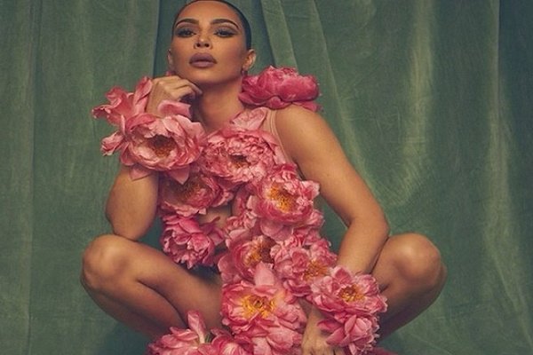 Kim Kardashian showcases `flower power`