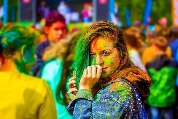 Six iconic Holi photographs reminiscent of the 'old normal'