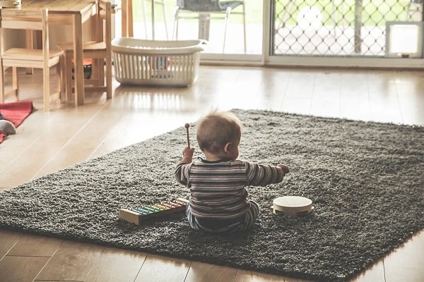 Music and lullabies strengthen the parent- toddler bond