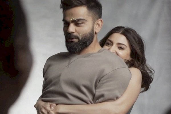 Anushka Sharma lifts Virat Kohli!