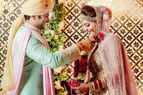 Sugandha Mishra and Sanket Bhosale share wedding picture