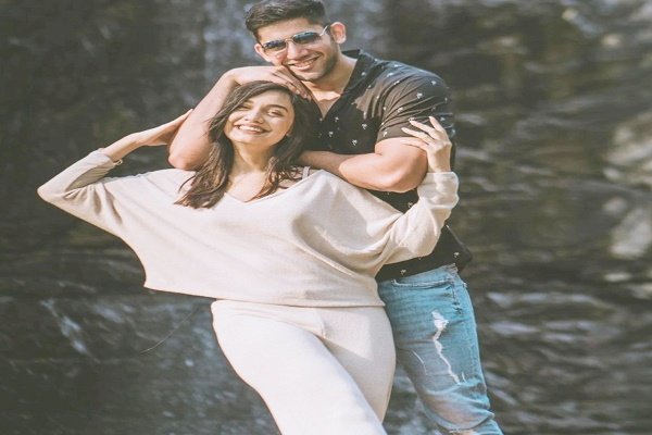 Varun Sood to surprise girlfriend Divya Agarwal on `Bigg Boss OTT`