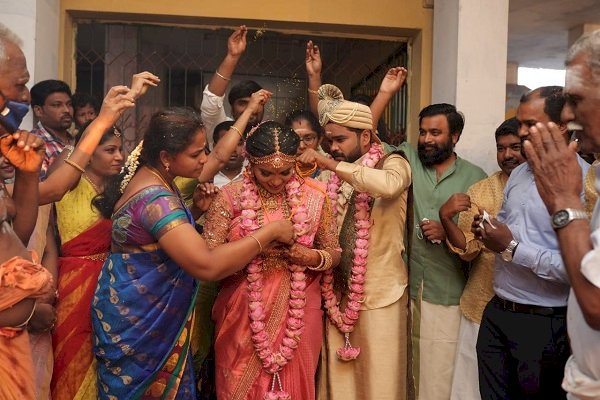 Film costume designer N.J. Sathya ties the knot with Gokila