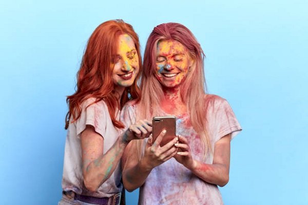 Holi, the online couple way