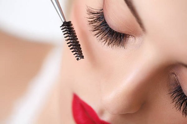 An ultimate guide to false eyelashes