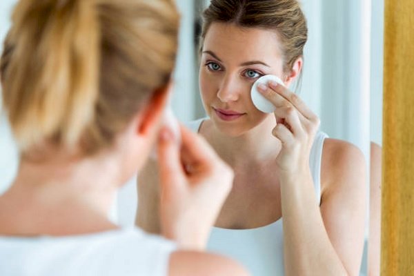 The importance of cleaning clogged pores