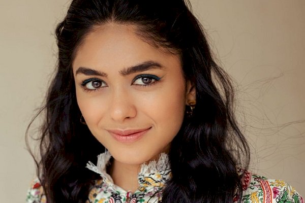 Mrunal Thakur: Important to do different roles to become a 'massy' actor