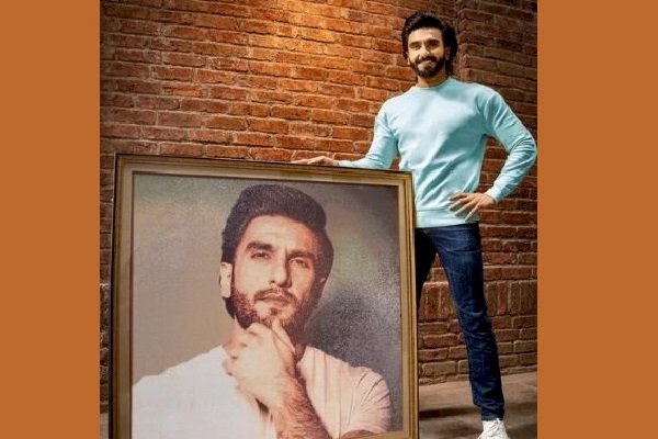 Fan gifts 100,000 crystal-studded portrait to Ranveer Singh on his birthday