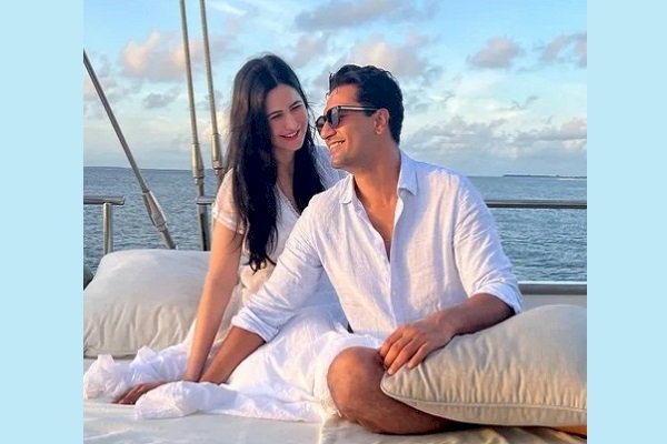 Vicky Kaushal's latest picture shows 'infinite' love for Katrina